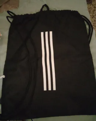 Mochila Saco Adidas Negra con Bolsillo Lateral
