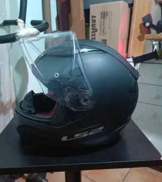 Casco integral LS2 negro mate
