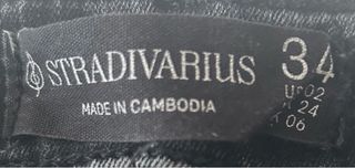 Pantalón D78,vaquero flare negro Stradivarius T.34