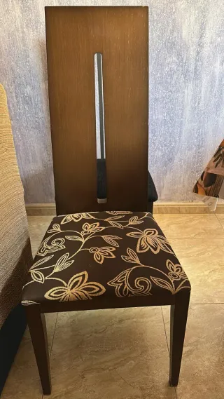 Mesa de salón de madera de pino