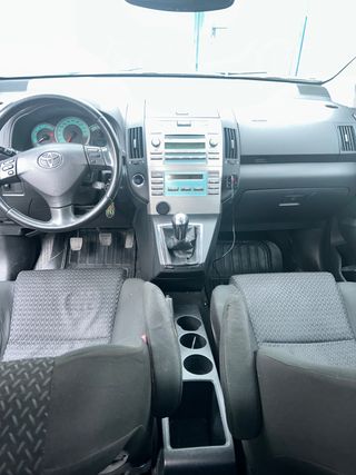 Toyota Corolla verso 2009