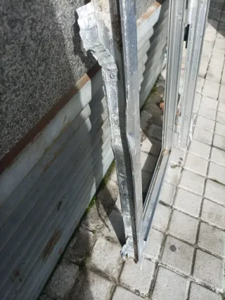 Ventana aluminio pequeña