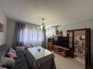 Casa adosada en venta en Mengíbar