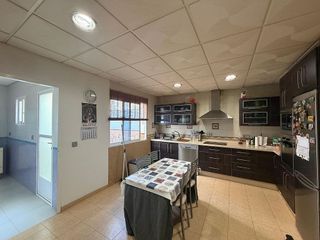 Casa adosada en venta en Mengíbar