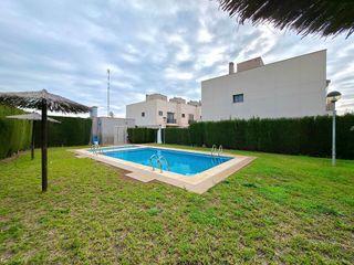 Casa pareada en venta en Alcalde Felipe Mallol en San Vicente del Raspeig/Sant Vicent del Raspeig