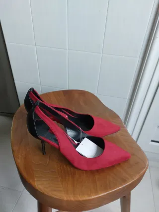 Zapatos de tacón burdeos