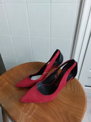 Zapatos de tacón burdeos