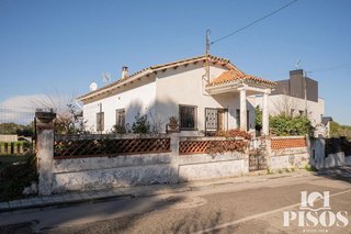 Casa en venta en La Floresta - Les Planes en Sant Cugat del Vallès