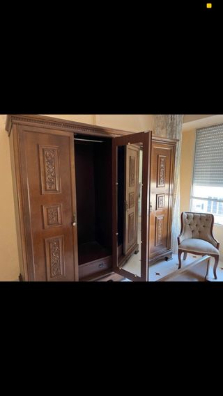 Guardaroba in legno massello