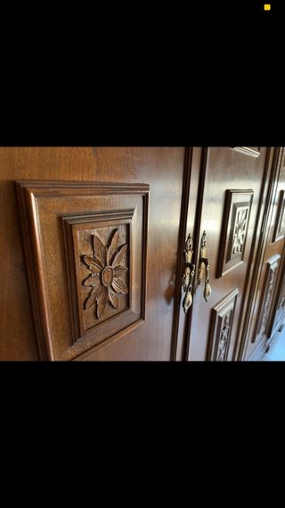 Guardaroba in legno massello