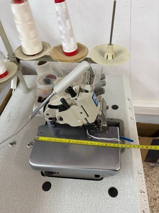 Máquina Overlock Pegasus M600
