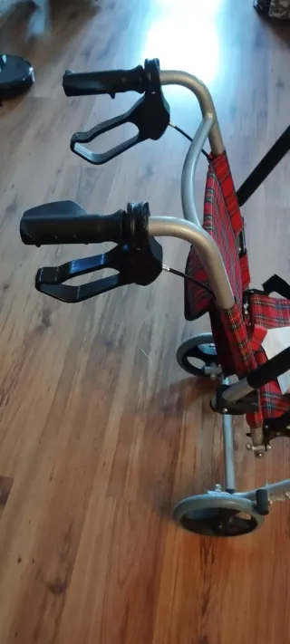 Silla ruedas transición con movilidad reducida