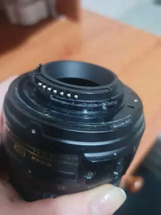 Cámara Nikon D3000 con bateria y cargador