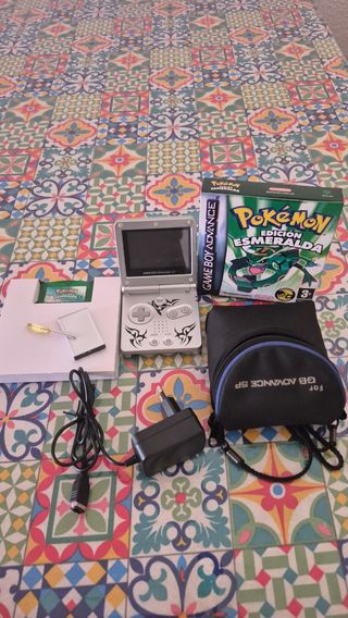 Pokémon Esmeralda Game Boy Advance SP