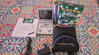 Pokémon Esmeralda Game Boy Advance SP