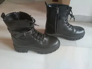 Botas militares negras talla 40