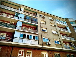 Piso en alquiler en San Isidro - Los Almendros en Alcalá de Henares