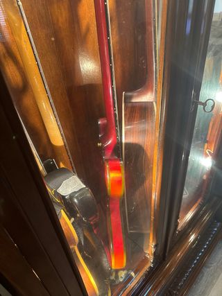 Vitrina para guitarras eléctricas