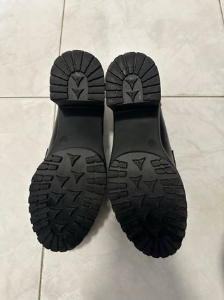 Mocasines negros nuevos