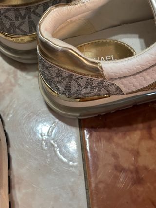Lote de zapatillas  de Michael Kors