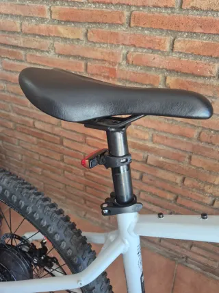 Bicicleta Eléctrica Blanca.  5 meses,poco uso