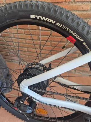 Bicicleta Eléctrica Blanca.  5 meses,poco uso