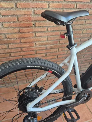 Bicicleta Eléctrica Blanca.  5 meses,poco uso