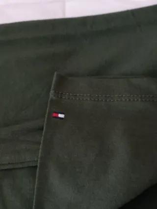 Camiseta Tommy Hilfiger chico T. 176 cm. Verde..