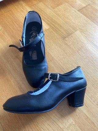 Zapatos Flamenco Niña Talla 29 en perfecto estado.
