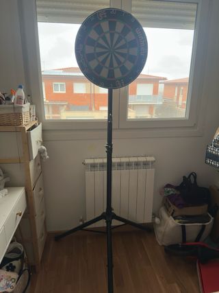 Diana de acero con pie