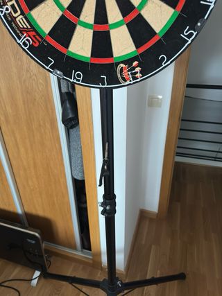 Diana de acero con pie