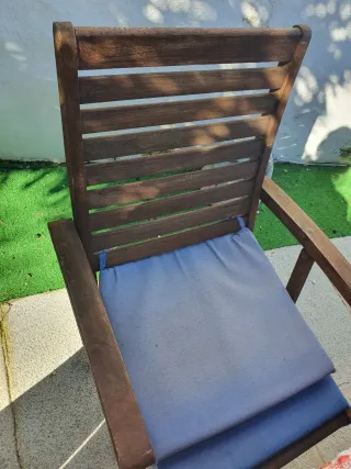 Mesa y 4 Sillas de Madera Plegables