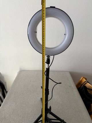 Aro de luz con trípode