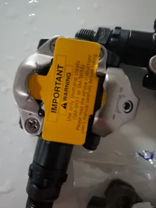 Pedales Shimano M324