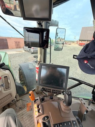 Tractor John Deere 6215 R