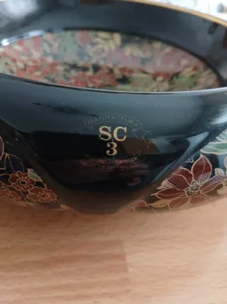 Centrotavola in porcellana decorato a mano