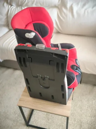 Silla de coche bebé Confort Axiss Roja