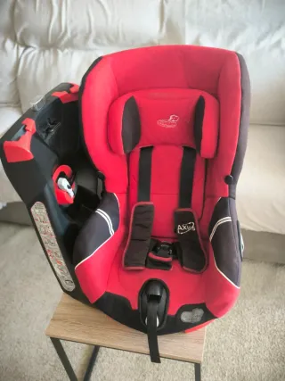 Silla de coche bebé Confort Axiss Roja