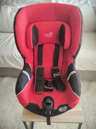 Silla de coche bebé Confort Axiss Roja