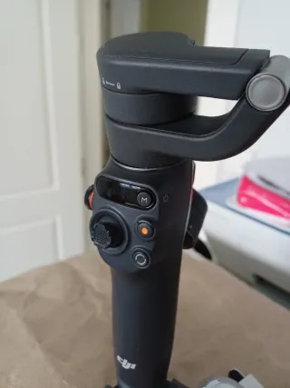DJI Osmo Mobile 6 Gimbal
