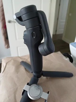 DJI Osmo Mobile 6 Gimbal
