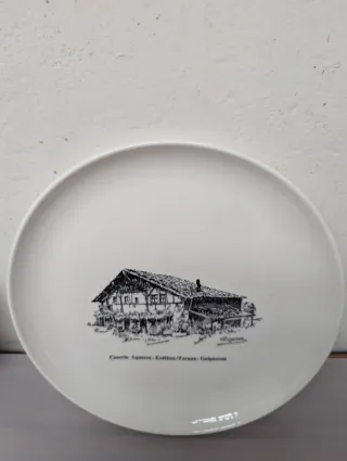 2 Platos Decorativos Caseríos Vascos