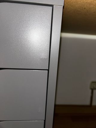 Escritorio gris con 2 cajoneras