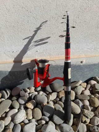 Caña de pescar telescópica roja