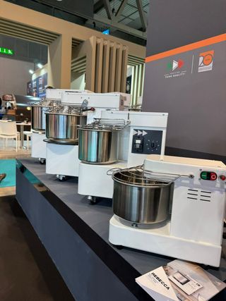 EQUIPA TU LOCAL CON CALIDAD PROFESIONAL