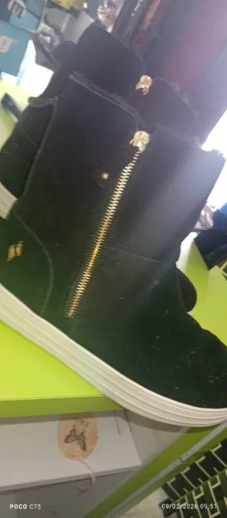 Botas negras mujer con cremallera