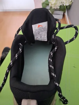 Zapatillas niña negras y rosas