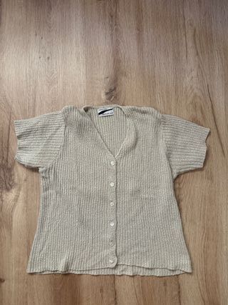 bolero de punto // top cropped beige manga corta