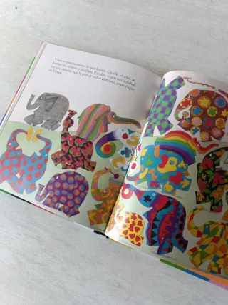 Elmer. Un cuento - Elmer (Spanish Edition)