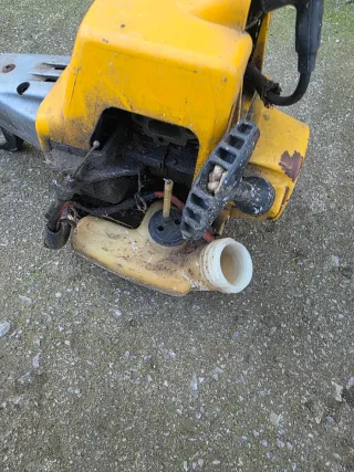 Desbrozadora gasolina amarilla